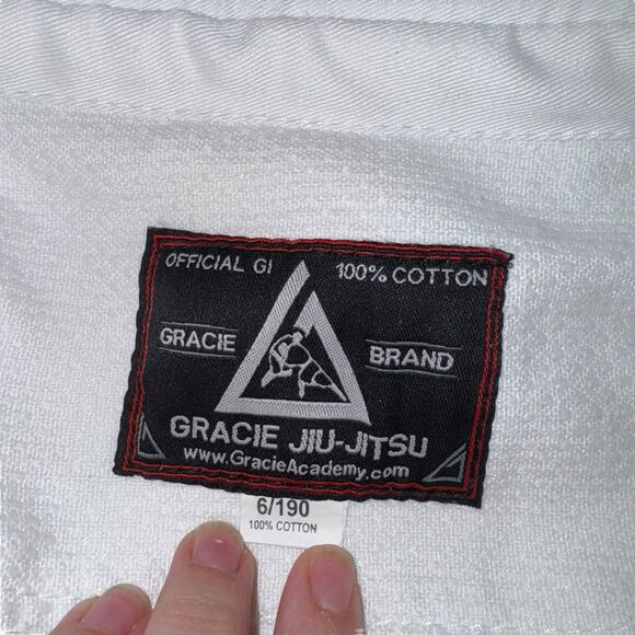 Gracie Jiu-Jitsu Classic Gi Size 7/200 White Kimono With Belt - Picture 2 of 12